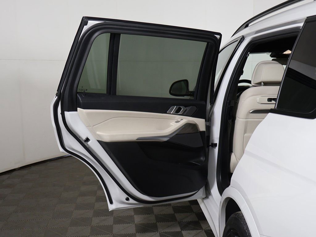 Used 2024 BMW X7 xDrive40i w/ Executive Package image 29