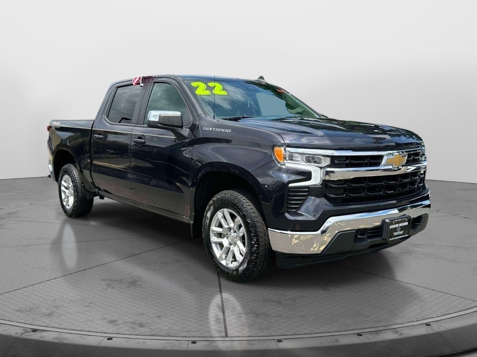 Used 2022 Chevrolet Silverado 1500 LT AWD/4WD image 1