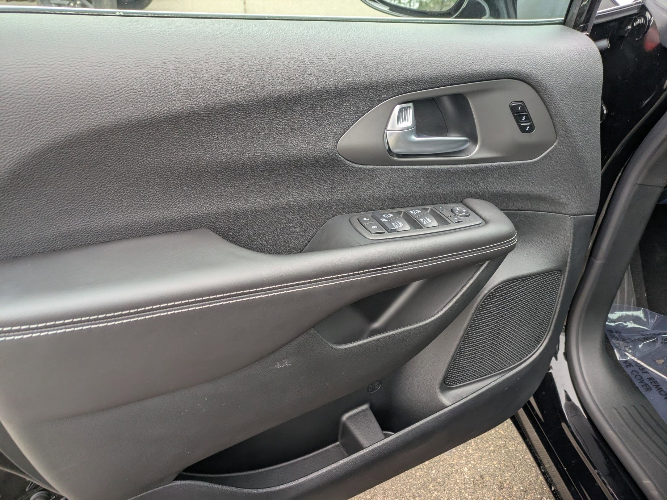 New 2026 Chrysler Pacifica Select image 15