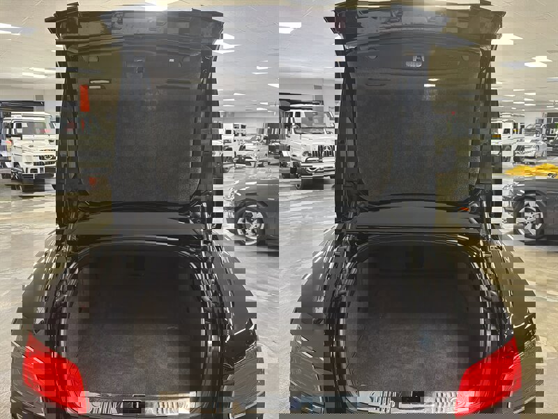 Used 2015 Bentley Flying Spur V8 image 42