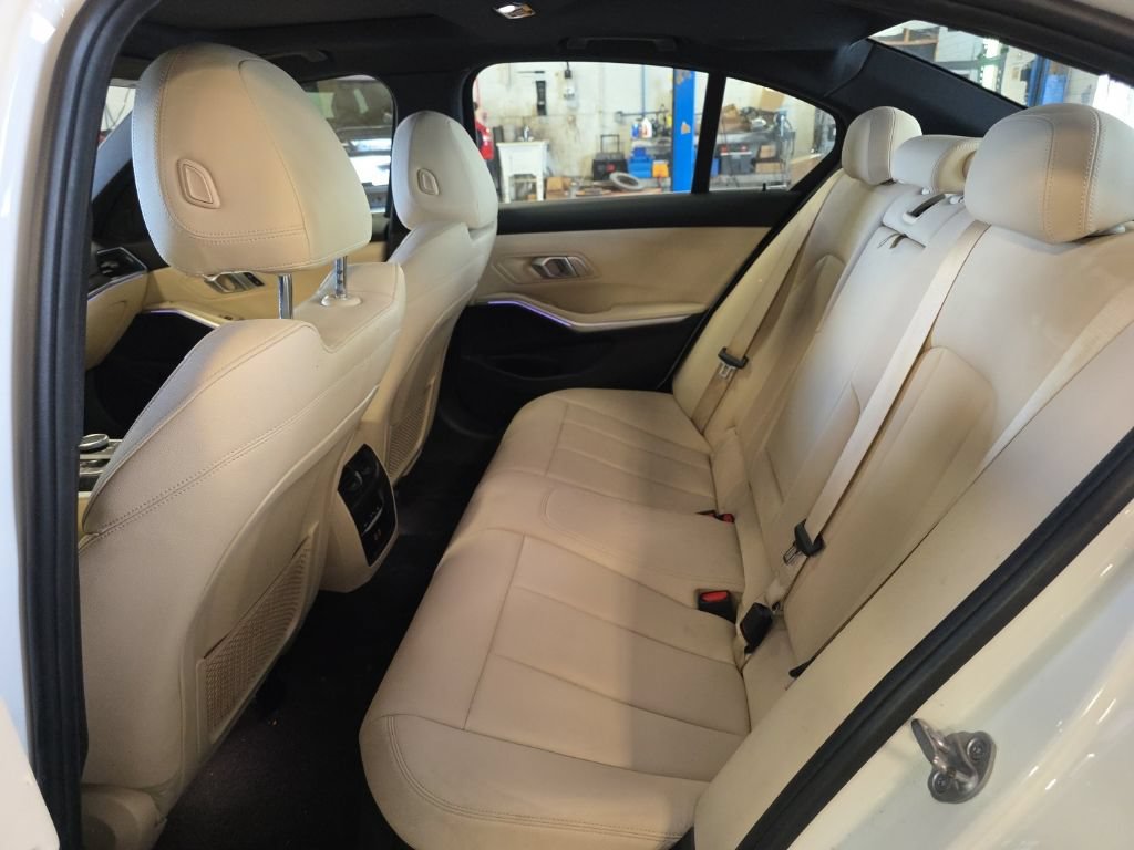 Used 2021 BMW 330i Sedan w/ Convenience Package RWD image 5