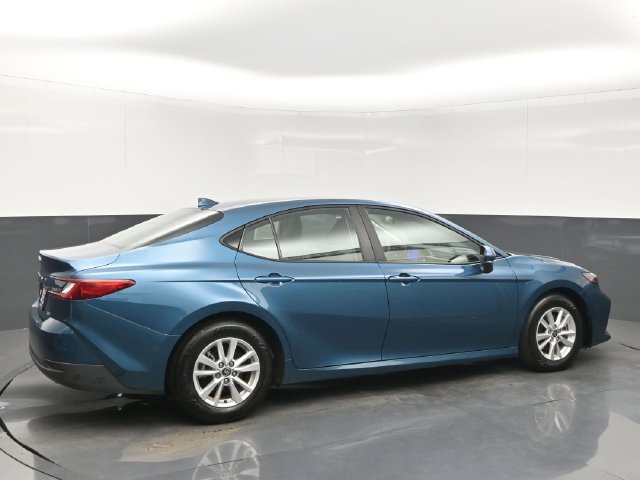 Used 2025 Toyota Camry LE FWD image 6