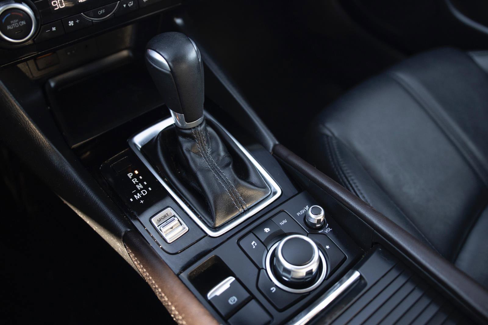 Used 2018 MAZDA MAZDA3 Touring image 10