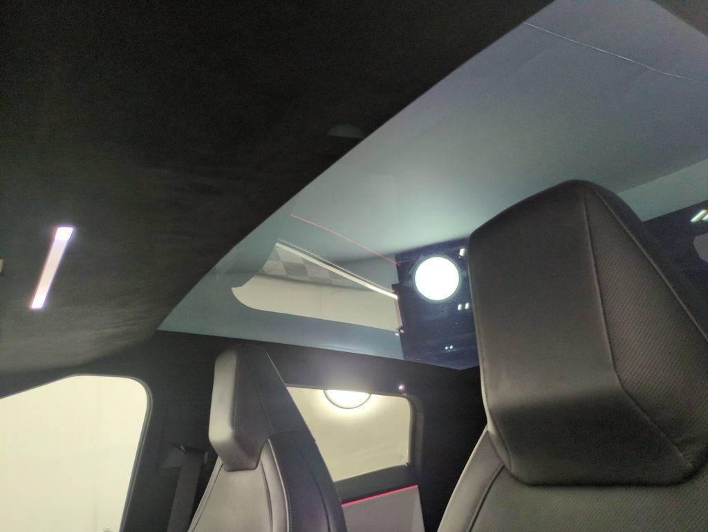 Used 2024 Tesla Cybertruck AWD Crew Cab image 23