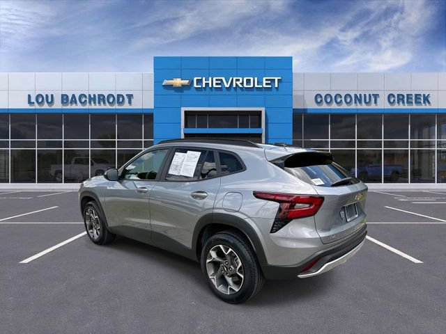 Used 2024 Chevrolet Trax LT FWD image 6