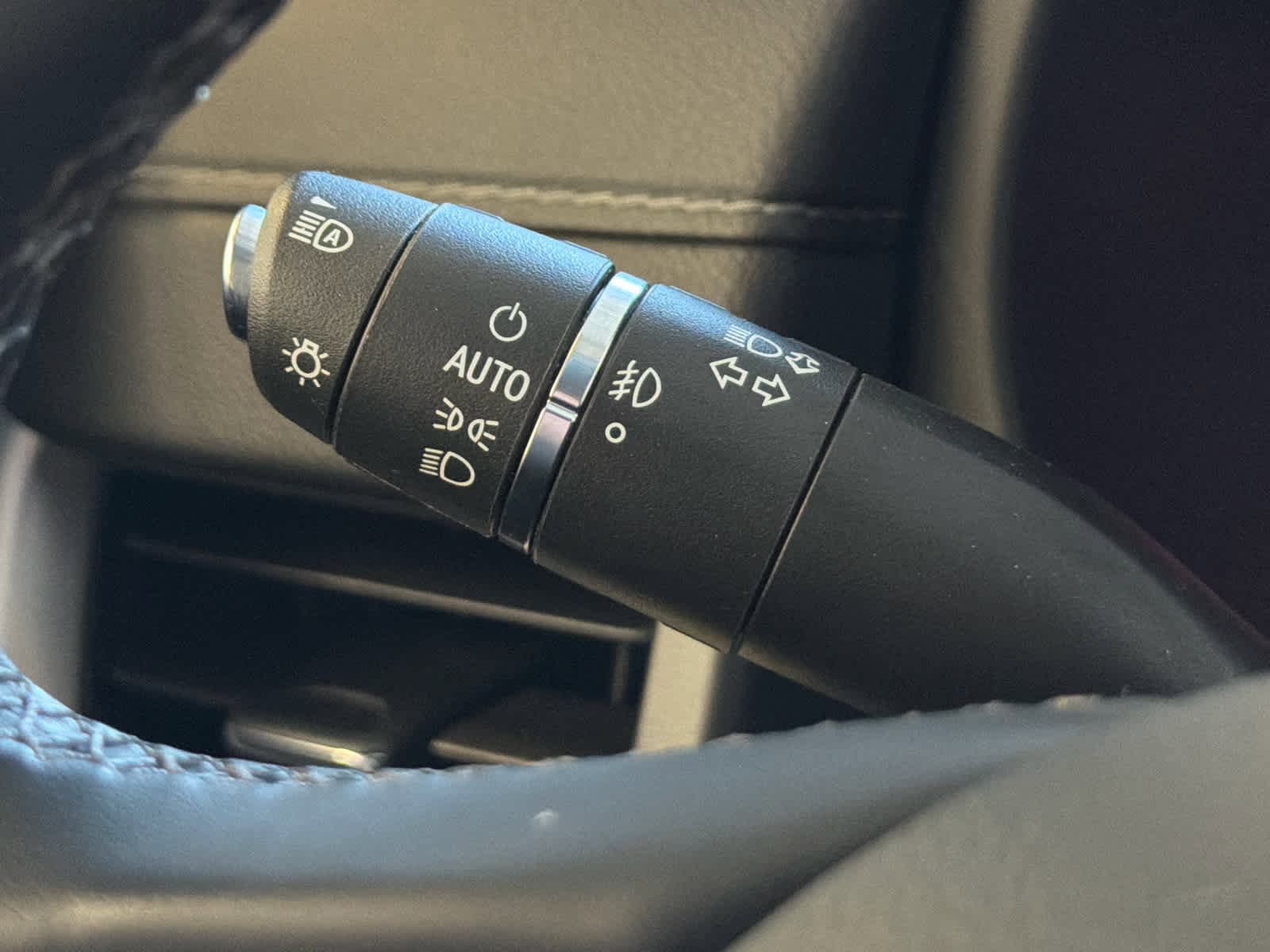 Used 2023 GMC Terrain SLT w/ LPO, 'HIT The Road' Package image 39