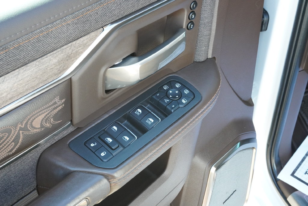 Used 2025 RAM 3500 Longhorn AWD/4WD image 29