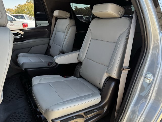 Used 2022 Chevrolet Tahoe Z71 w/ Luxury Package AWD/4WD image 29