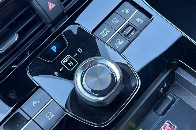 Used 2023 Subaru Solterra Limited image 26