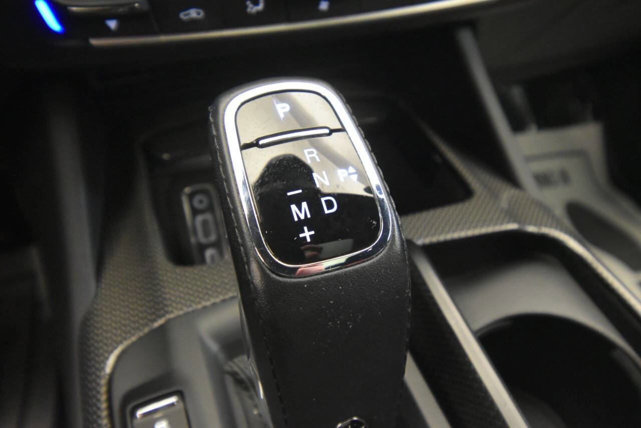 Used 2020 Maserati Levante GranLusso image 20