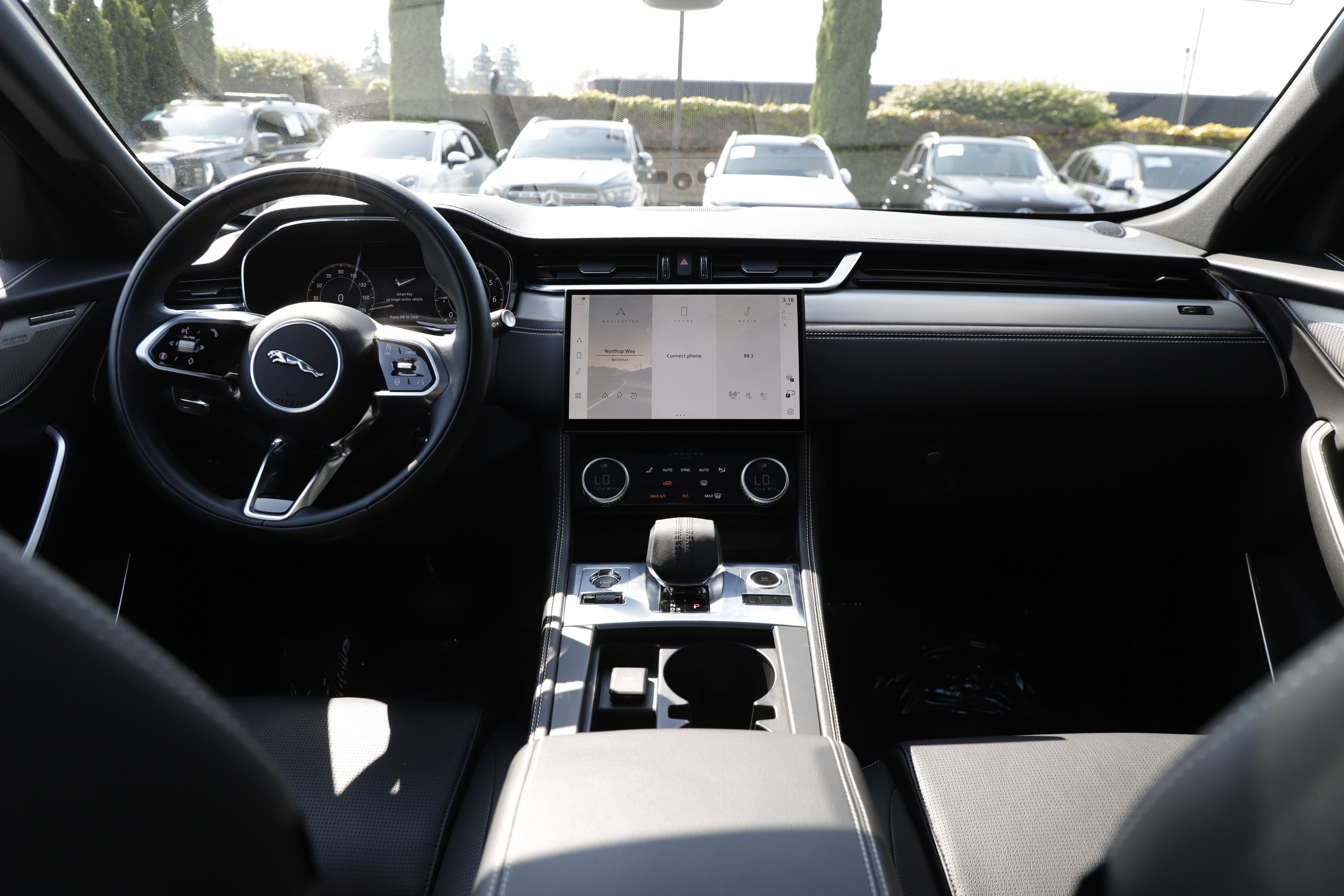 Certified 2025 Jaguar F-PACE R-Dynamic S AWD/4WD image 13