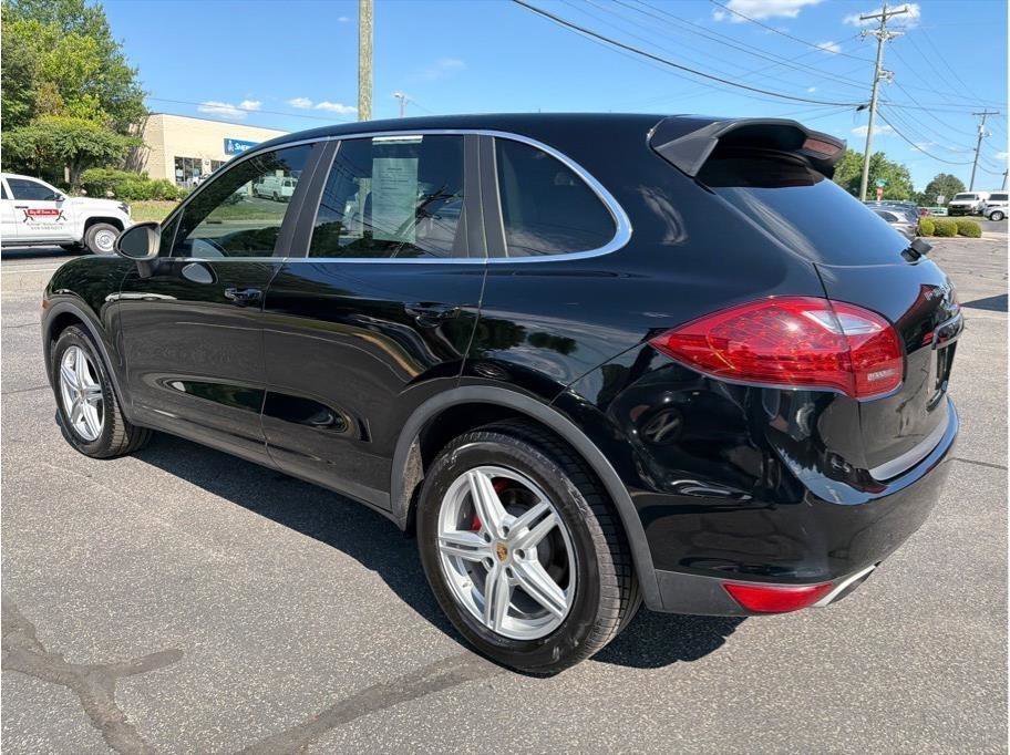Used 2011 Porsche Cayenne S AWD/4WD image 4