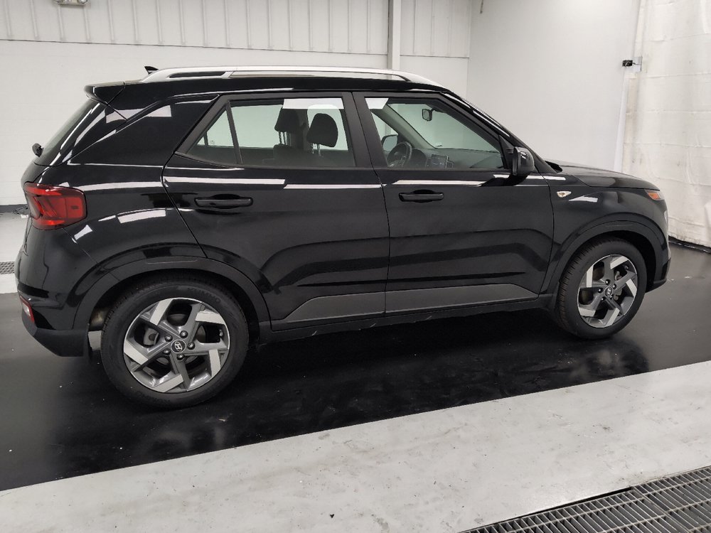 Used 2022 Hyundai Venue SEL FWD image 10