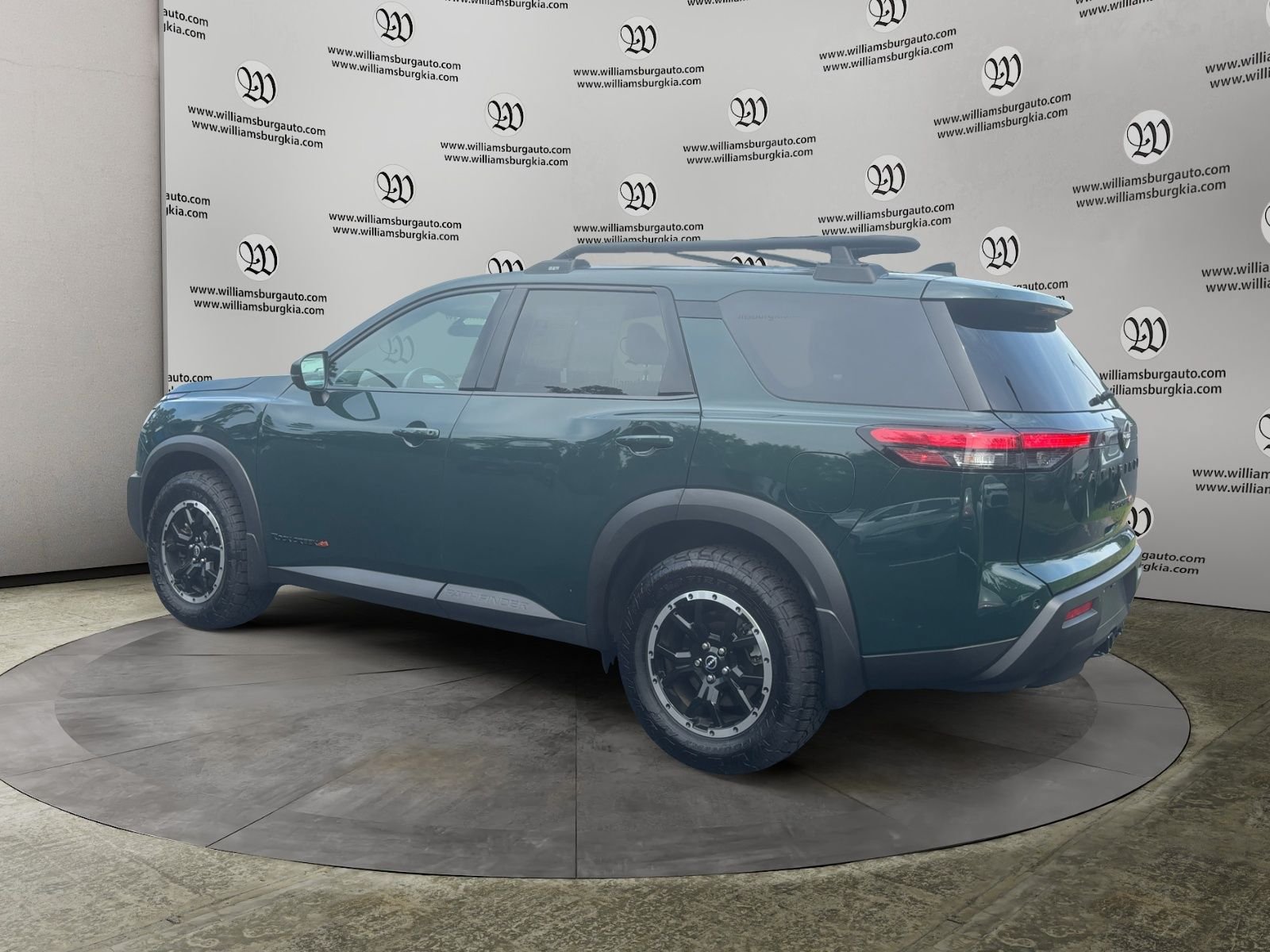 Used 2025 Nissan Pathfinder Rock Creek AWD/4WD image 3