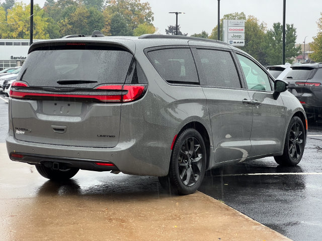 Used 2025 Chrysler Pacifica Limited FWD image 54