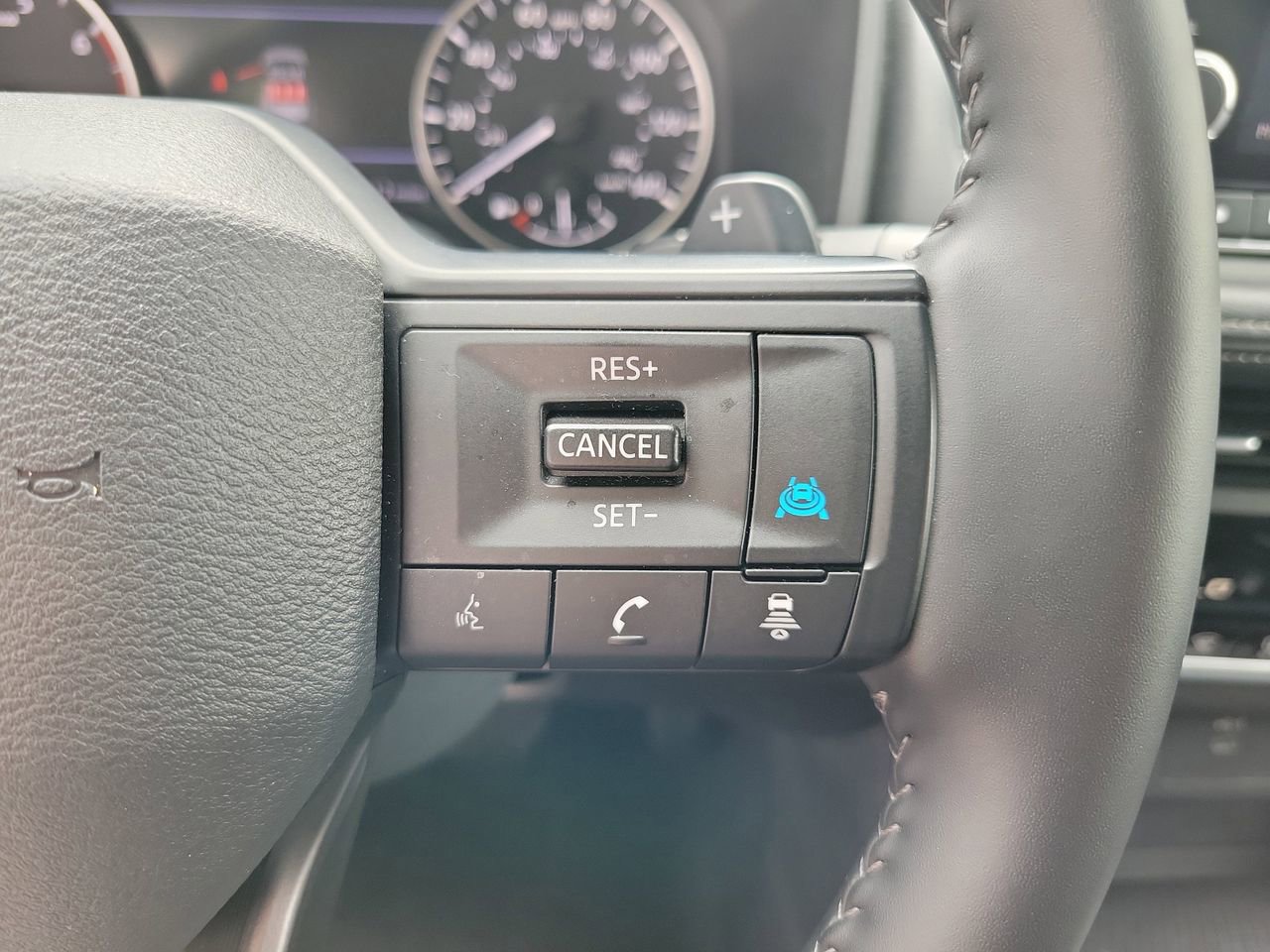 Used 2025 Nissan Rogue SV image 21