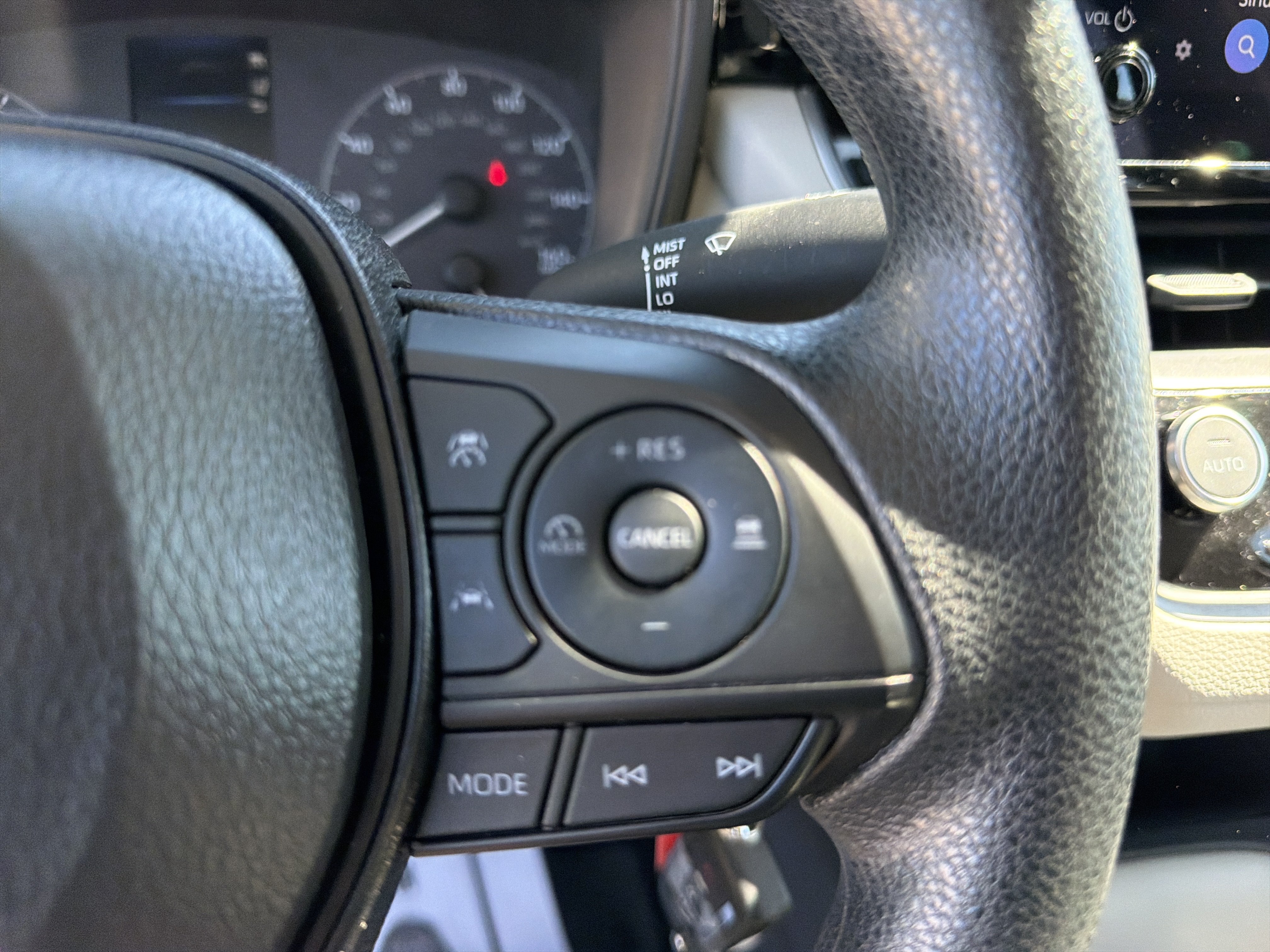 Used 2025 Toyota Corolla LE FWD image 20