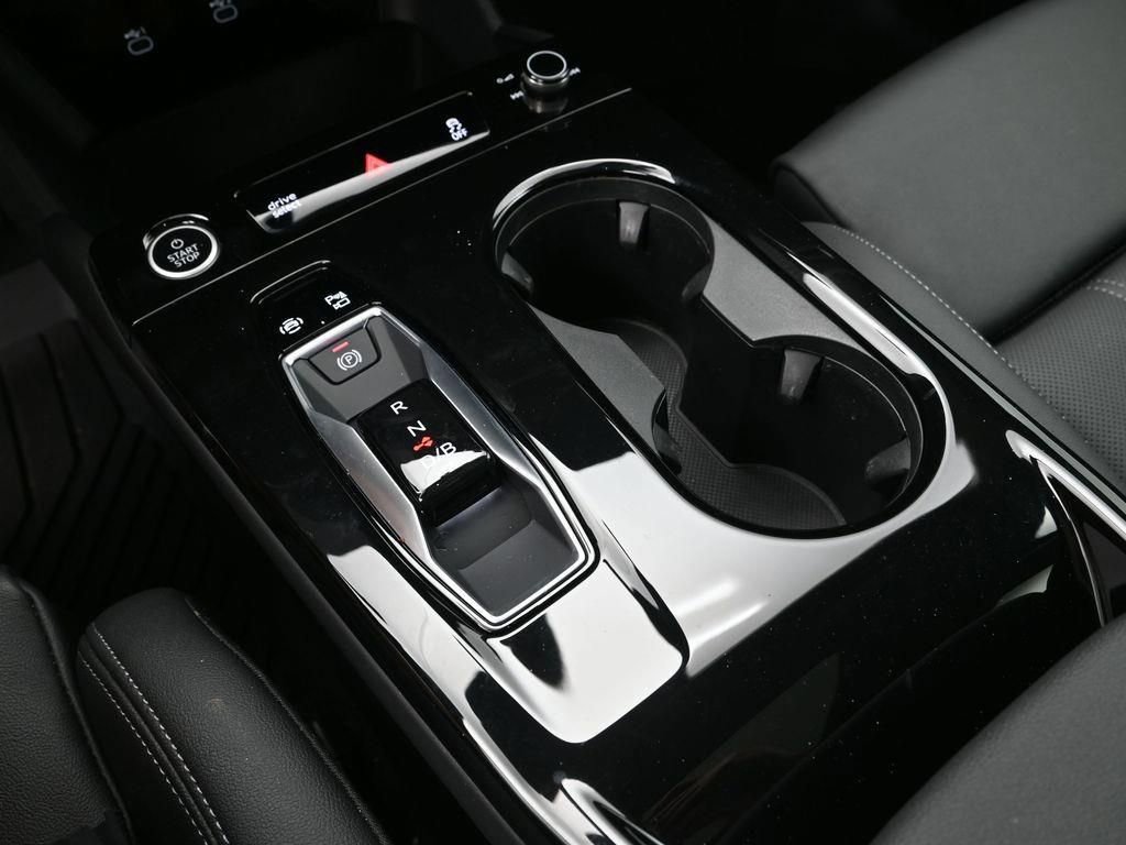 New 2025 Audi Q6 e-tron Premium Plus image 19