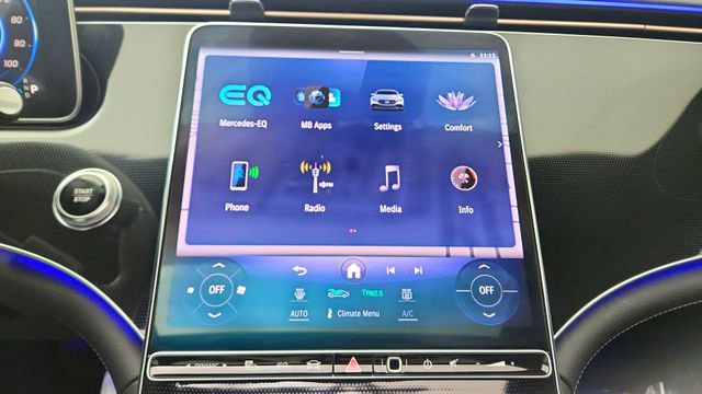 Used 2023 Mercedes-Benz EQE 500 4MATIC Sedan w/ Digital Light Package image 48