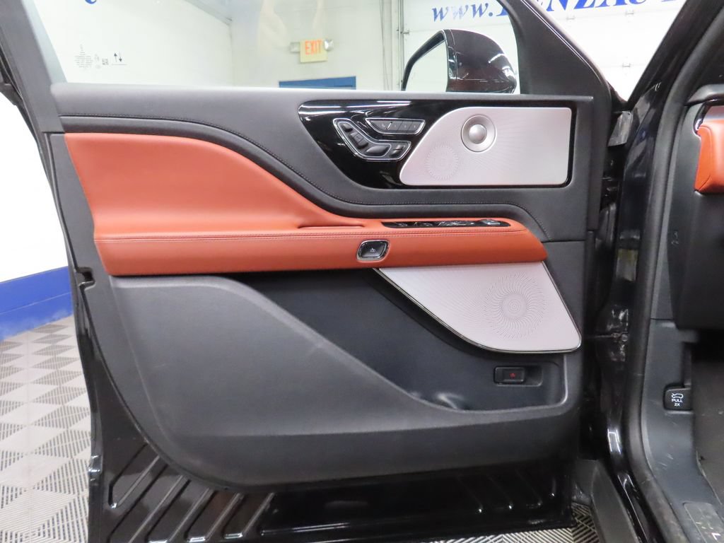 Used 2025 Lincoln Aviator Reserve w/ Equipment Group 201A AWD/4WD image 62
