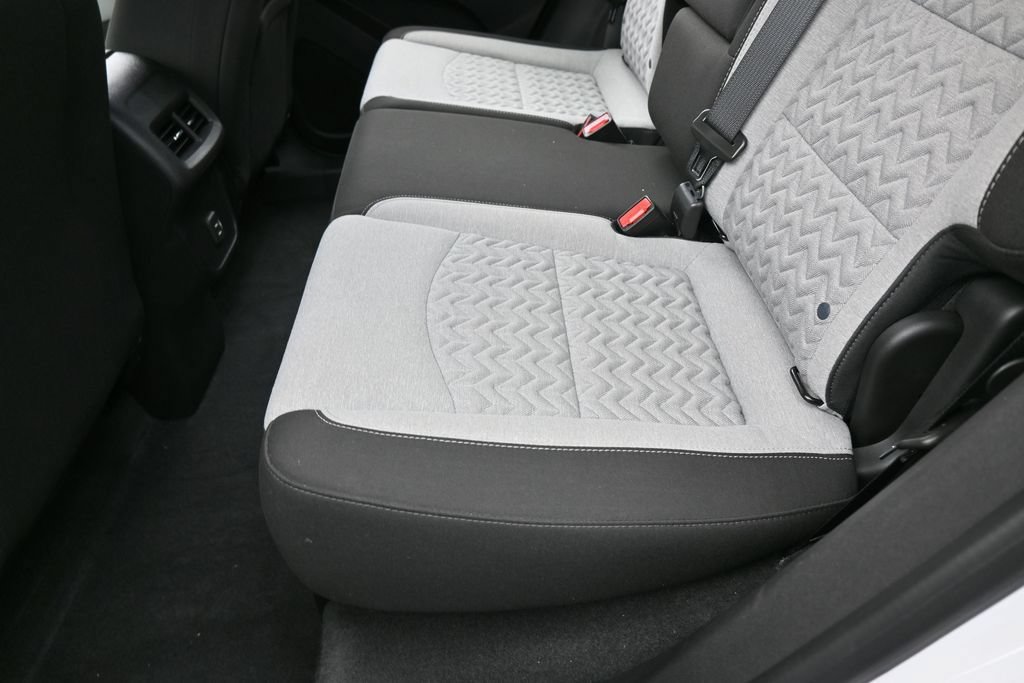 Used 2024 Chevrolet Equinox LS w/ Driver Confidence II Package FWD image 29