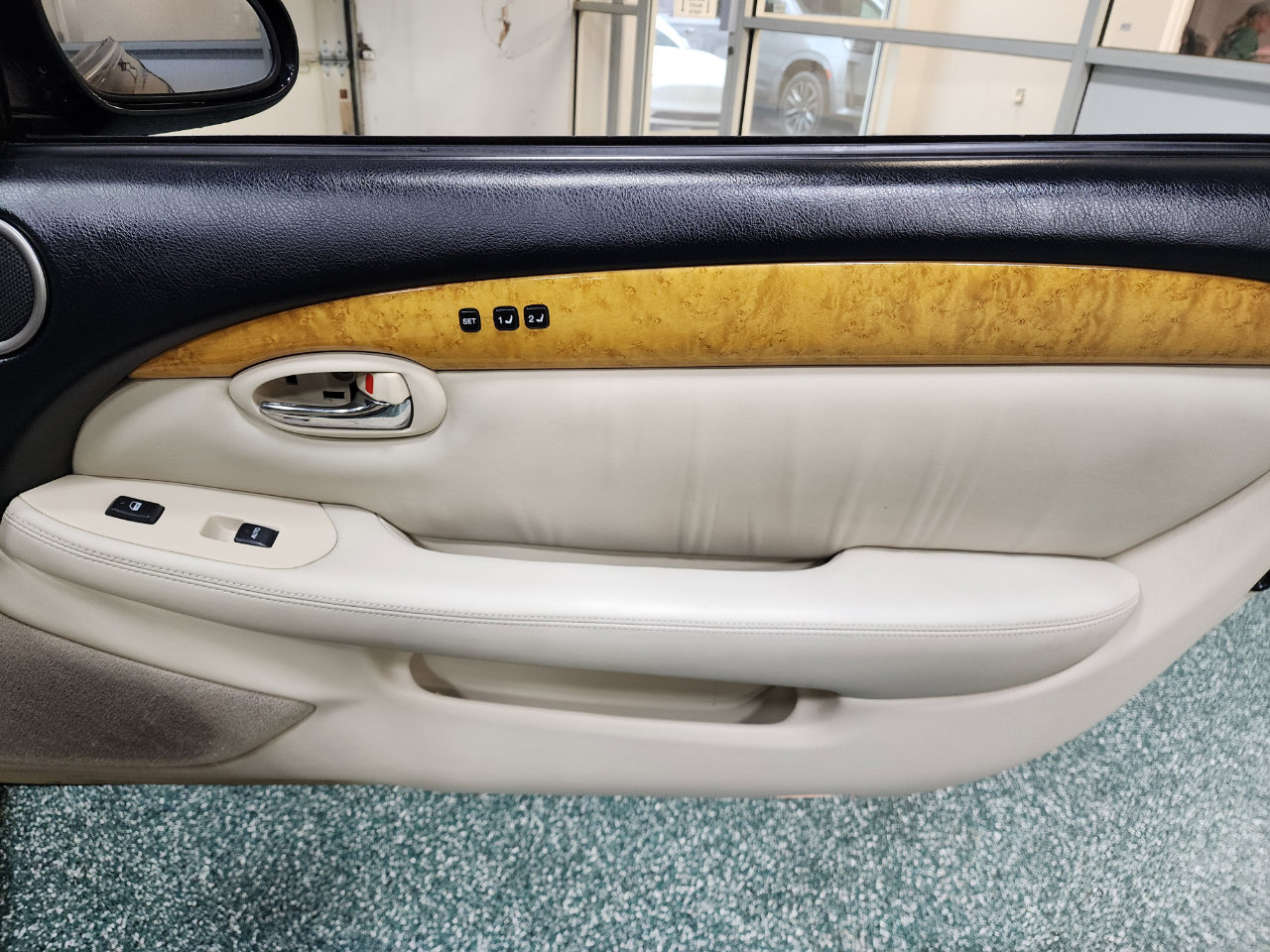 Used 2003 Lexus SC 430 Convertible image 28