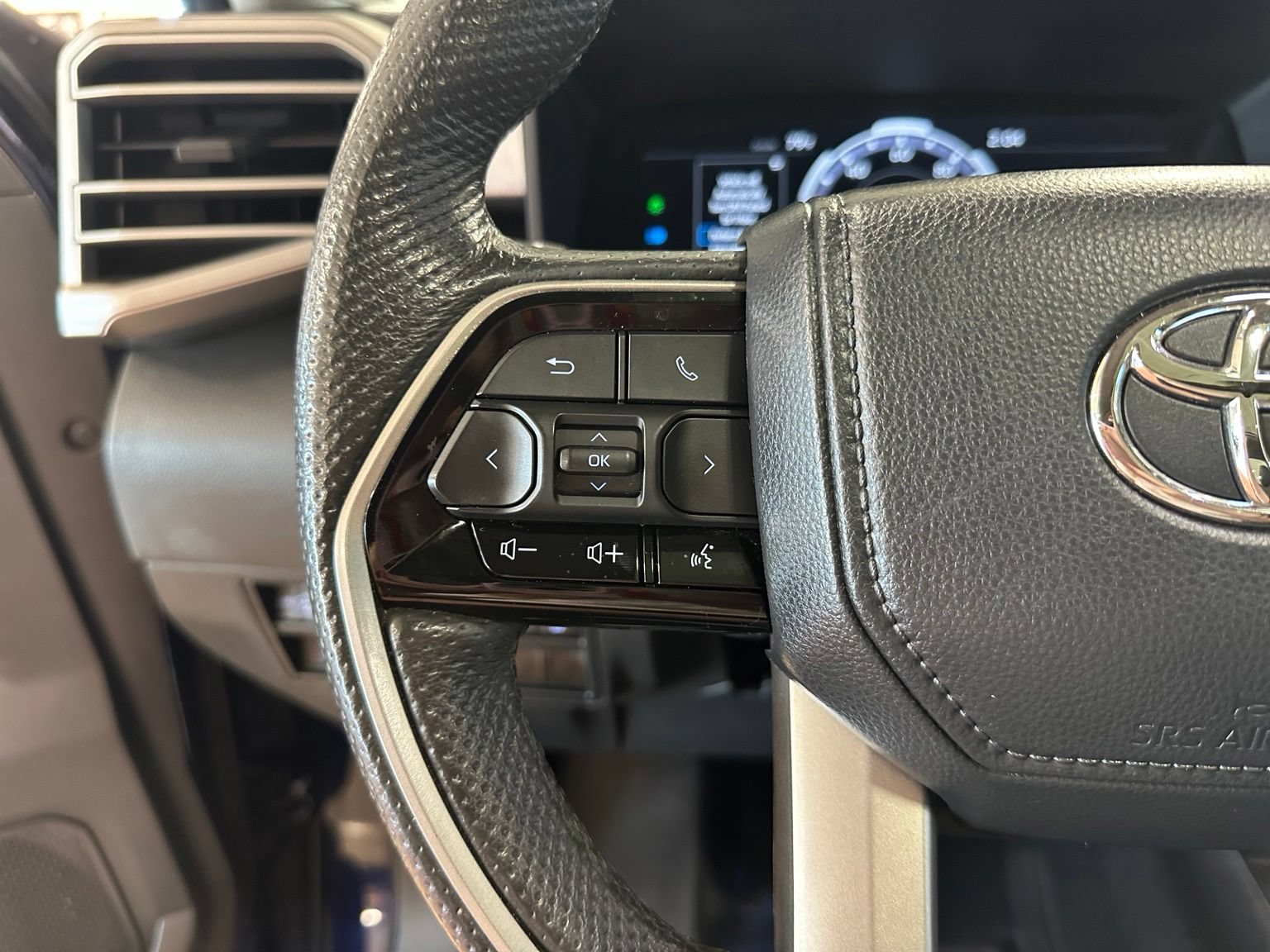 Used 2024 Toyota Tundra Limited AWD/4WD image 19