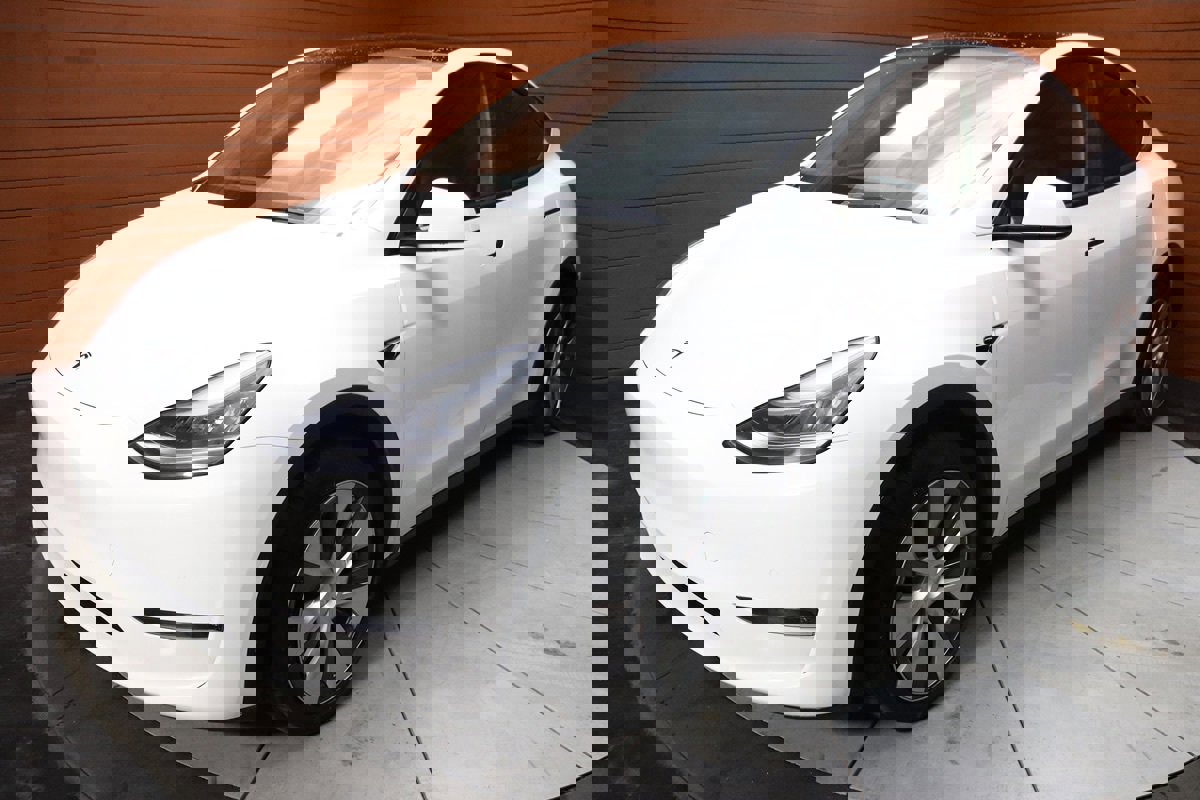 Used 2023 Tesla Model Y Long Range image 5