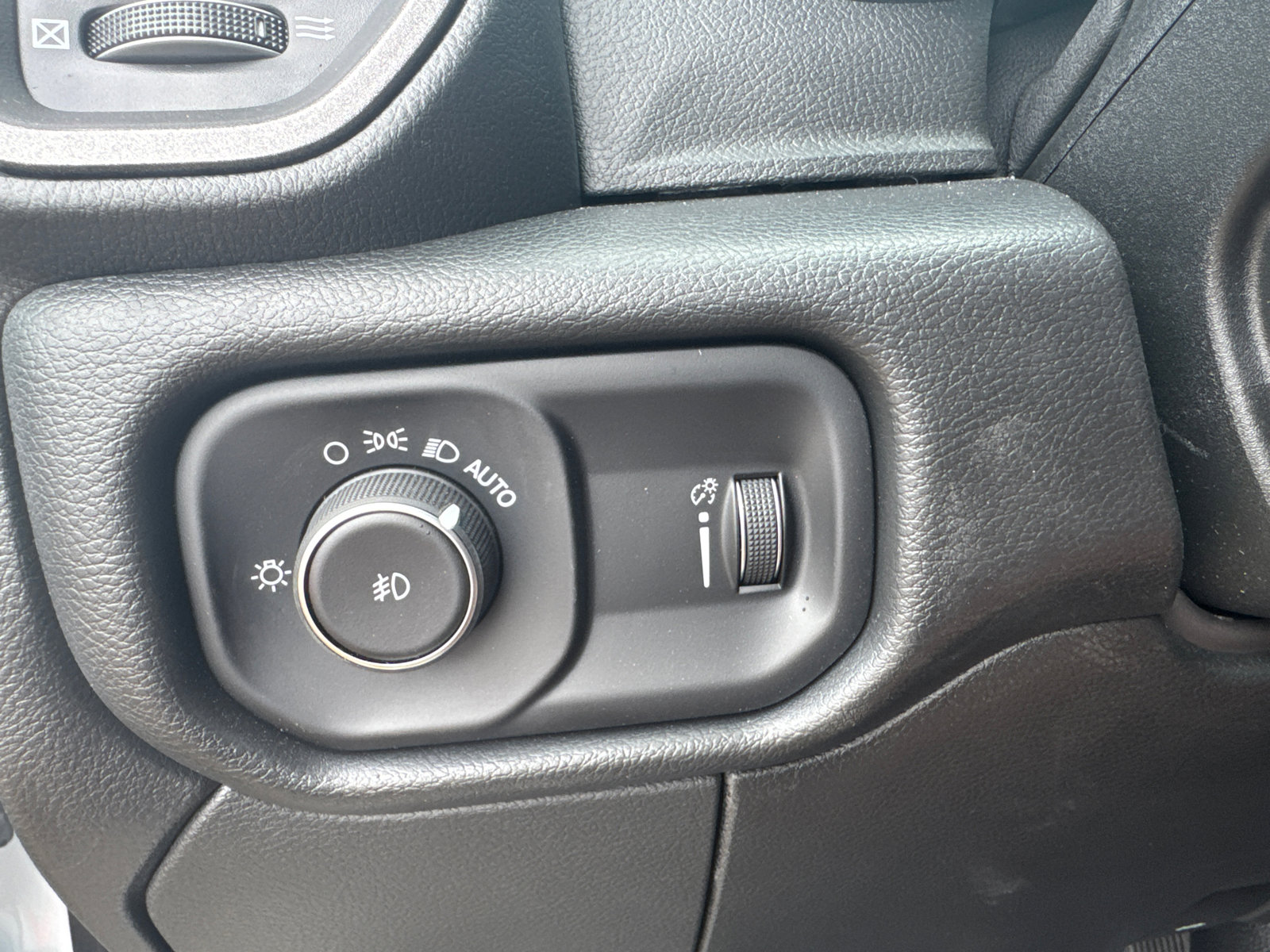 New 2026 RAM 3500 Tradesman image 28