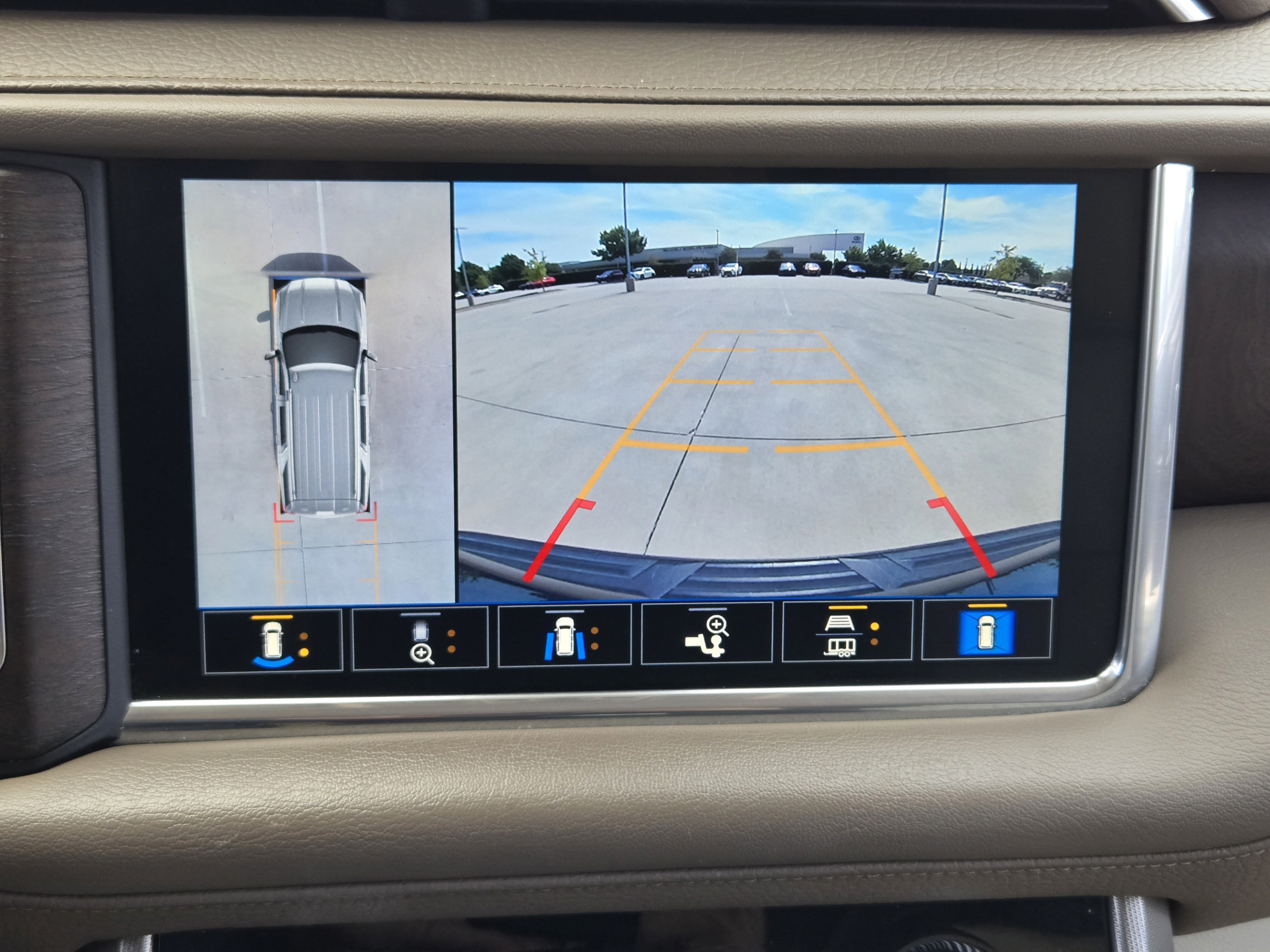 Used 2021 GMC Yukon Denali w/ Denali Ultimate Package AWD/4WD image 14