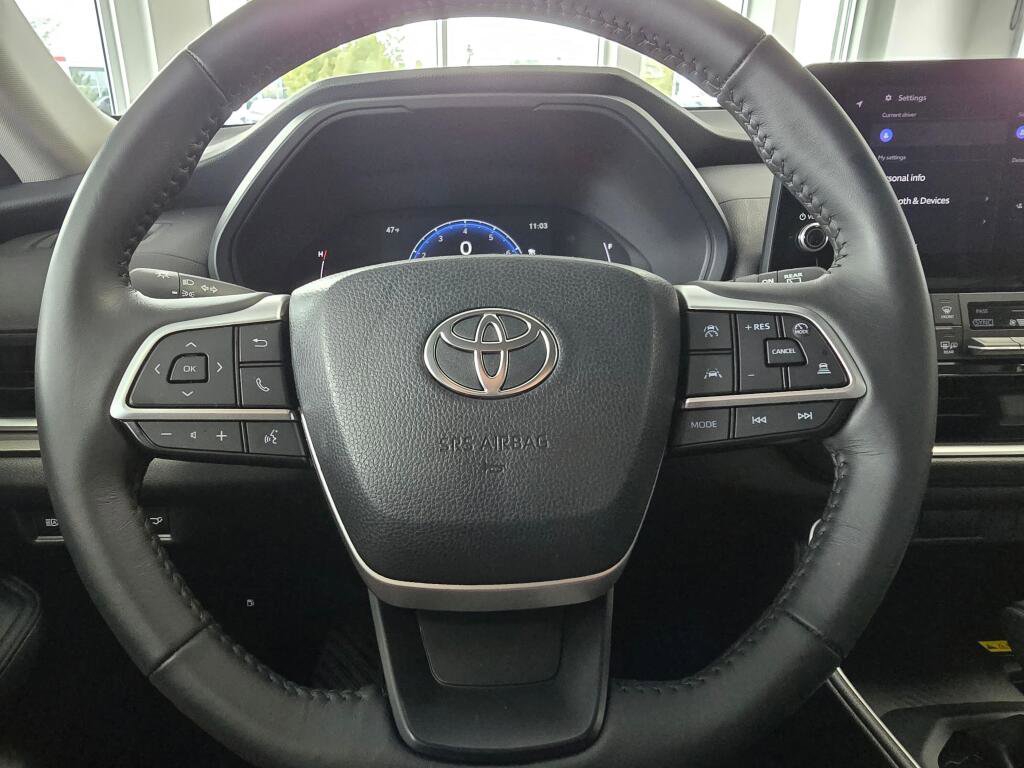 Used 2025 Toyota Grand Highlander AWD image 26