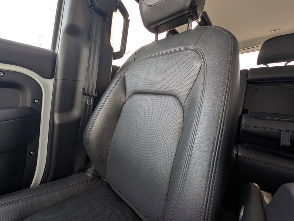 Used 2024 Land Rover Defender 110 S image 12