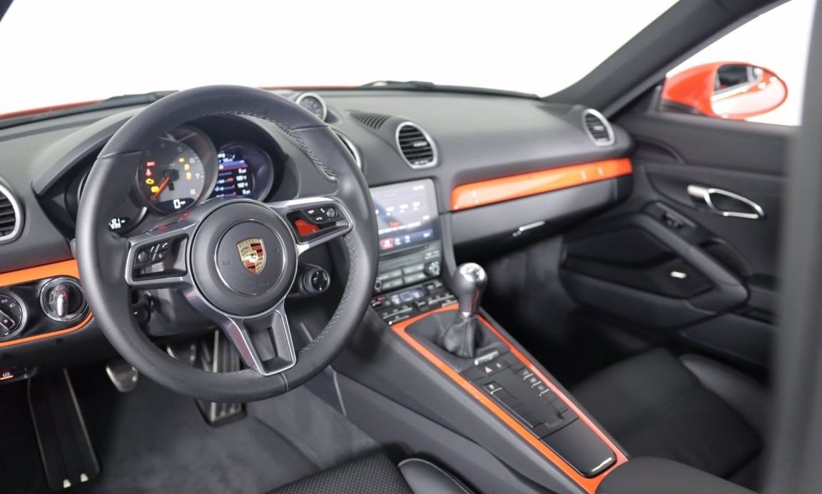 Used 2019 Porsche 718 Cayman S RWD image 3