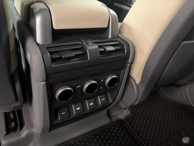 Used 2020 Land Rover Defender 110 SE AWD/4WD image 17