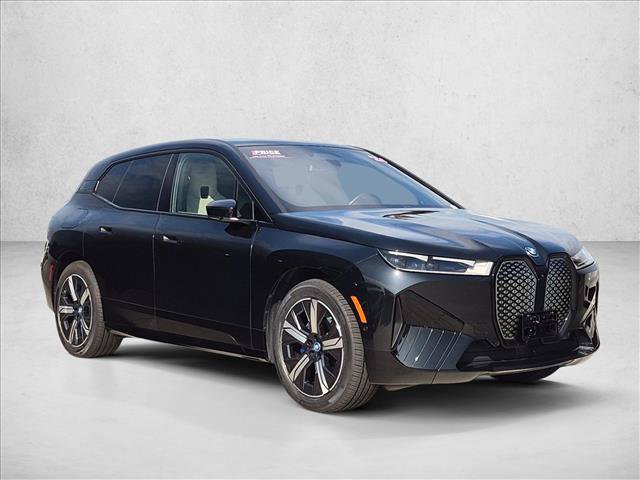Used 2024 BMW iX xDrive50 w/ Sport Package AWD/4WD image 3