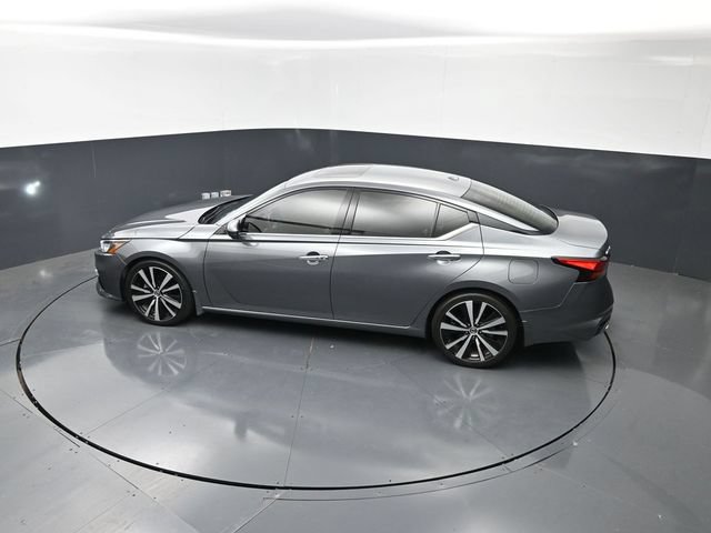 Used 2020 Nissan Altima 2.0 Platinum FWD image 16