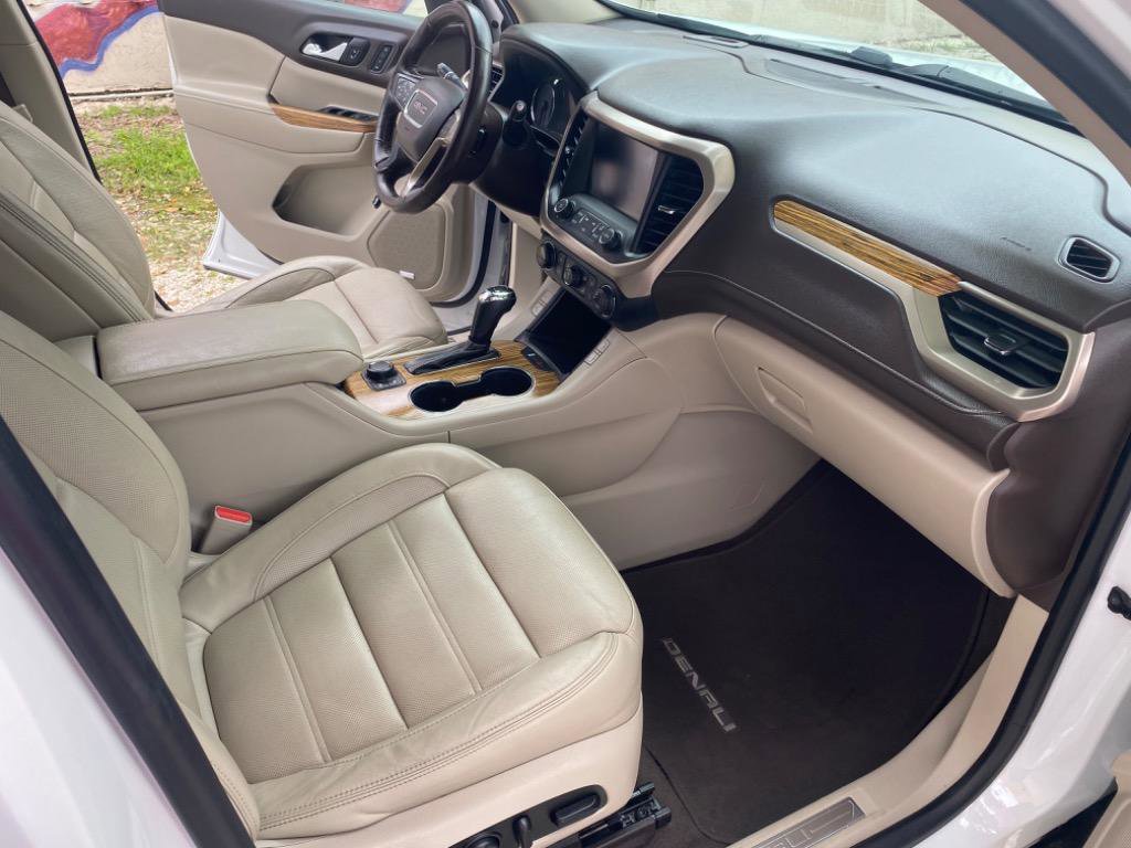 Used 2017 GMC Acadia Denali w/ Technology Package image 12