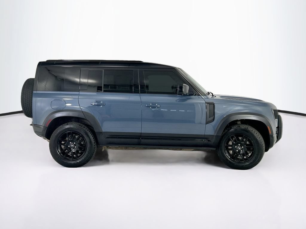 Used 2023 Land Rover Defender 110 X-Dynamic SE AWD/4WD image 4