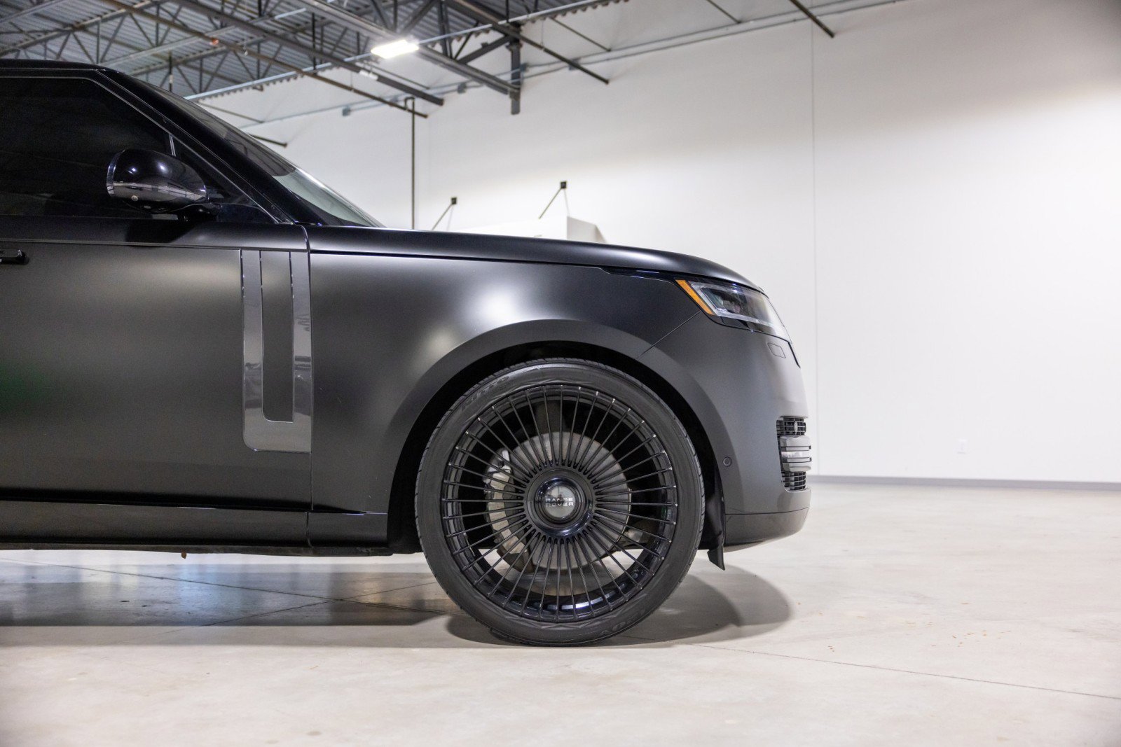 Used 2023 Land Rover Range Rover SE image 21