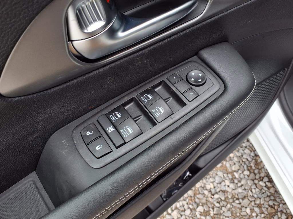 New 2026 Chrysler Pacifica Select image 25