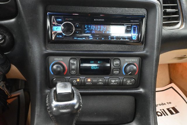 Used 2001 Chevrolet Corvette Convertible w/ Preferred Equipment Group2 RWD image 36