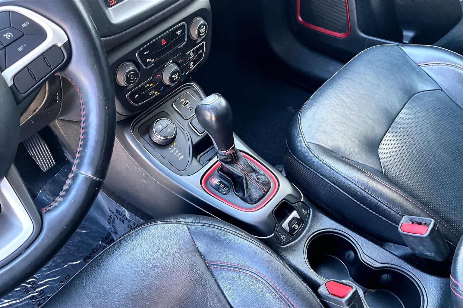 Used 2019 Jeep Compass Trailhawk w/ Leather Interior Group AWD/4WD image 15