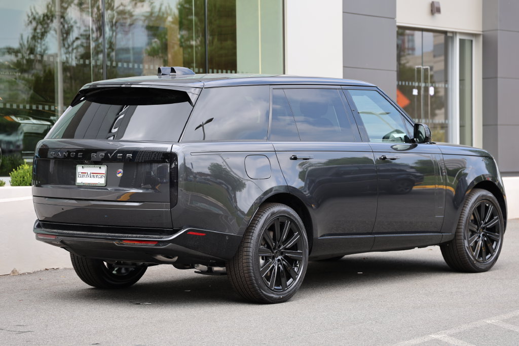 New 2026 Land Rover Range Rover Long Wheelbase SE AWD/4WD image 4