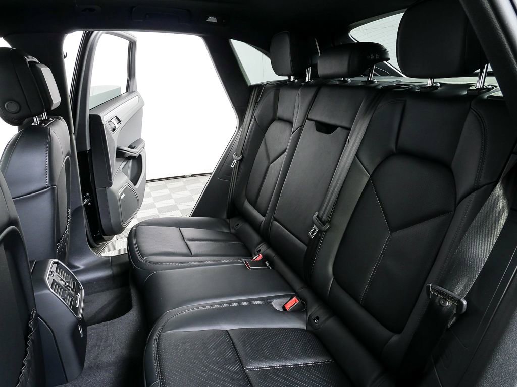 New 2026 Porsche Macan GTS image 22