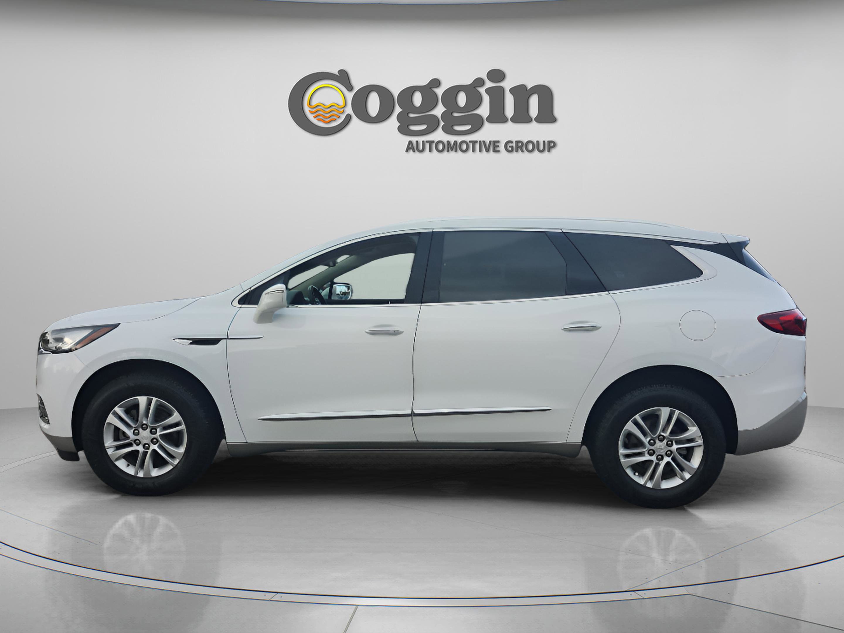 Used 2020 Buick Enclave Essence w/ Sound and Sites Package image 3