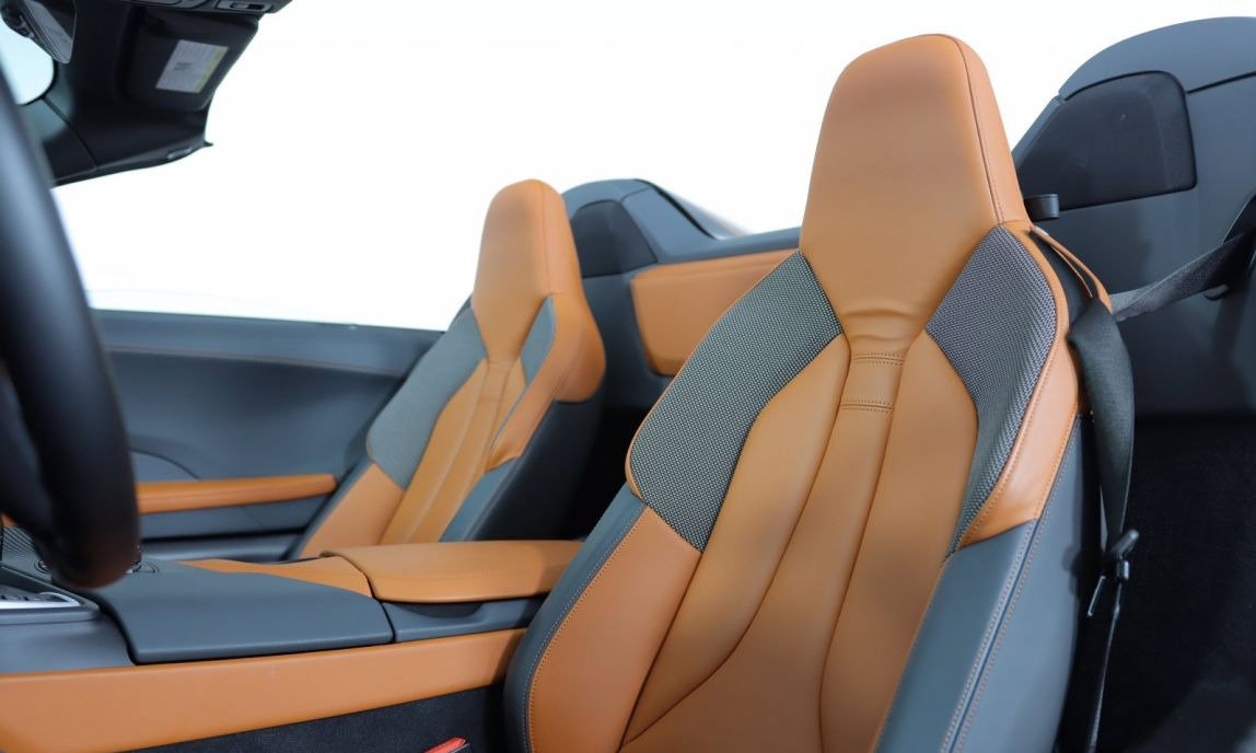 Used 2019 BMW i8 Roadster AWD/4WD image 4
