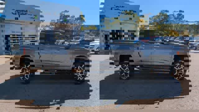 Certified 2022 GMC Canyon Denali image 9