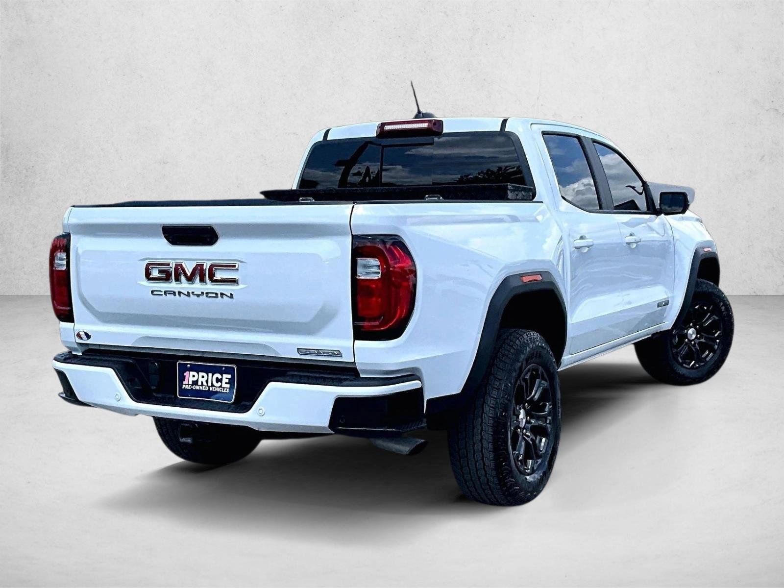 Used 2024 GMC Canyon Elevation w/ Convenience Package RWD image 2