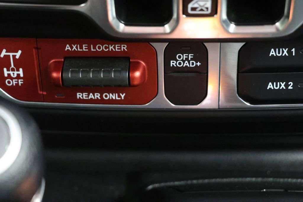 Used 2024 Jeep Gladiator Mojave w/ Dual Top Group AWD/4WD image 29