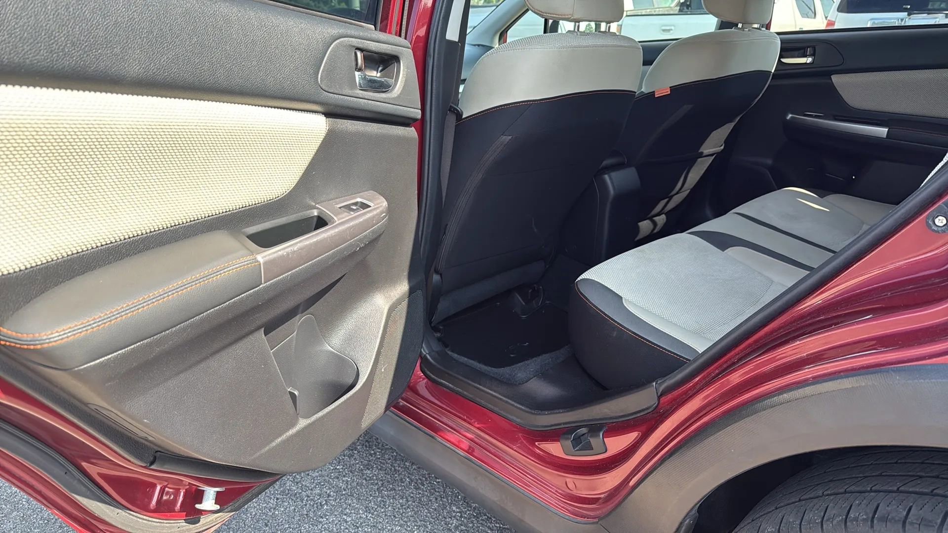 Used 2017 Subaru Crosstrek 2.0i Premium image 11